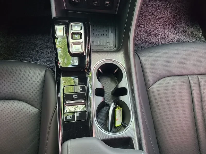Hyundai Sonata 2.0 Premium, снимка 9 - Автомобили и джипове - 55937135