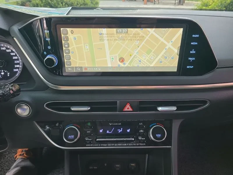 Hyundai Sonata 2.0 Premium, снимка 17 - Автомобили и джипове - 55937135