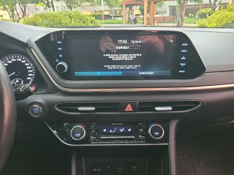 Hyundai Sonata 2.0 Premium, снимка 13 - Автомобили и джипове - 55937135