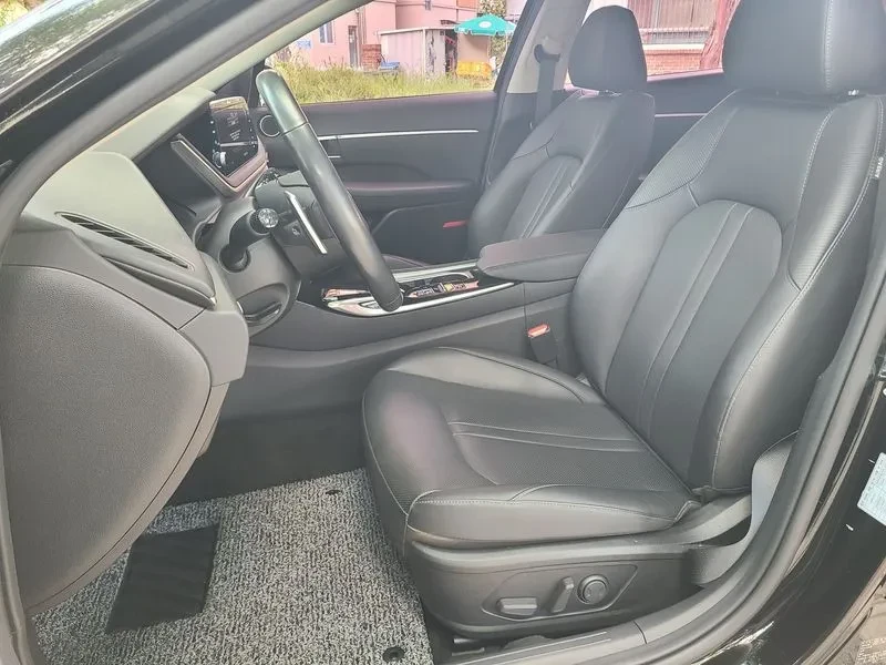 Hyundai Sonata 2.0 Premium, снимка 10 - Автомобили и джипове - 55937135