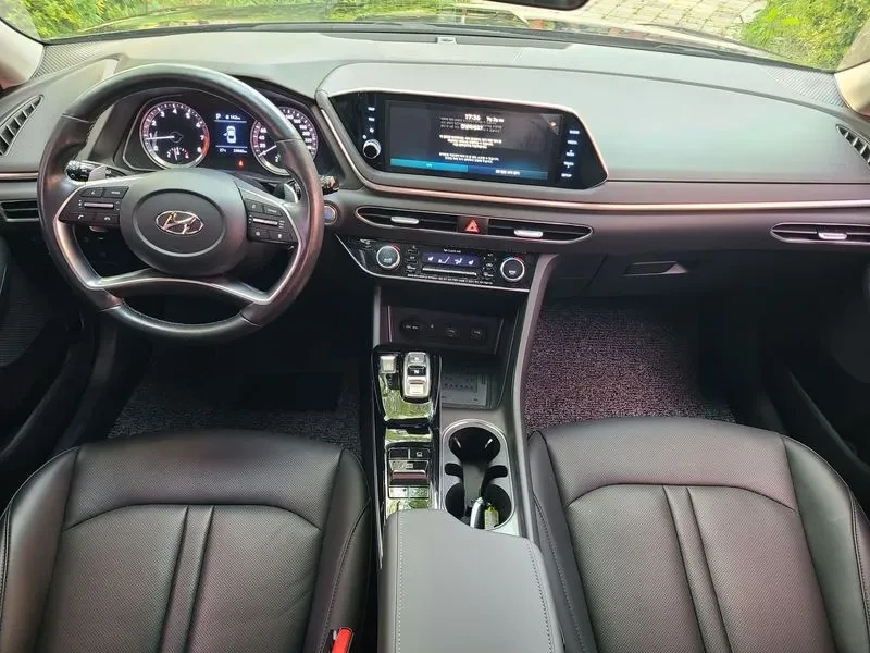 Hyundai Sonata 2.0 Premium, снимка 7 - Автомобили и джипове - 55937135