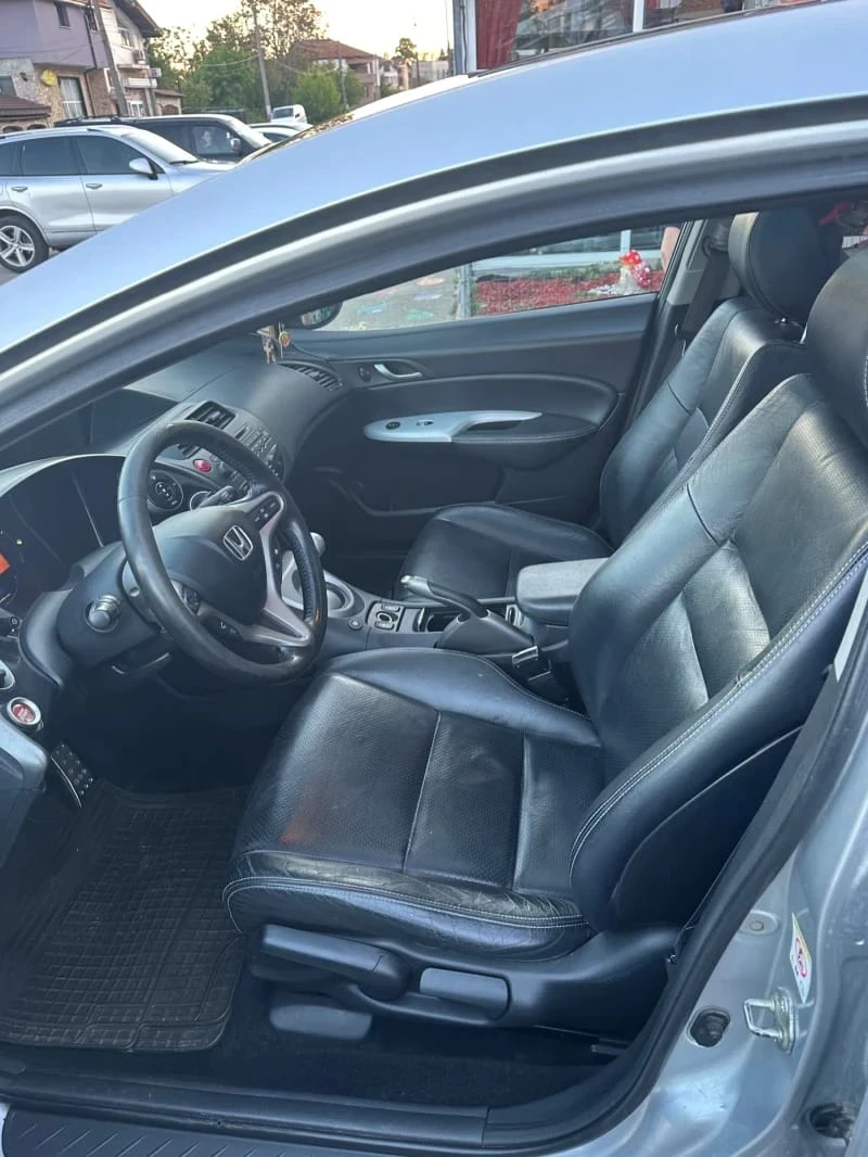 Honda Civic Exclusive V-tec, снимка 8 - Автомобили и джипове - 56293956
