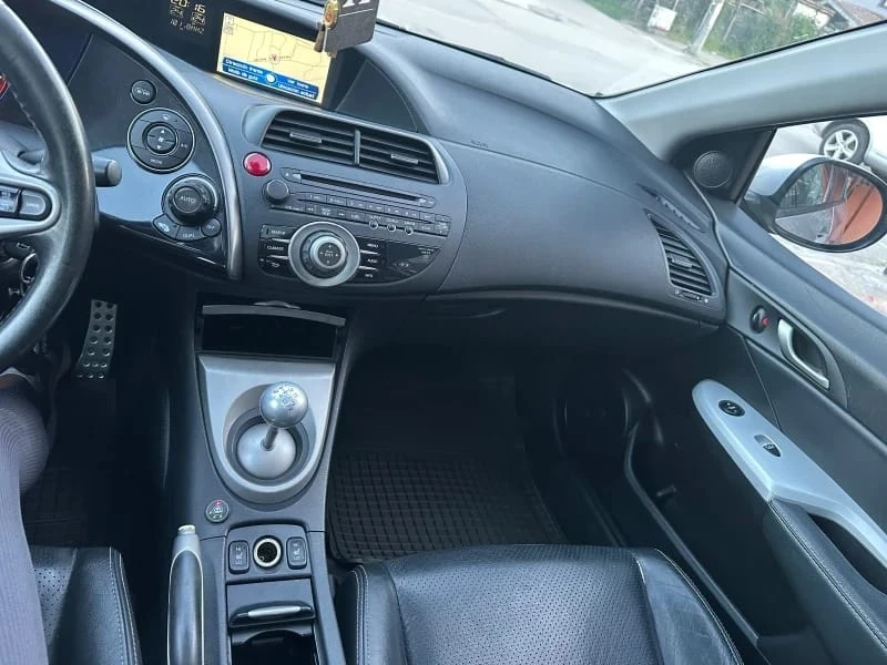 Honda Civic Exclusive V-tec, снимка 7 - Автомобили и джипове - 56293956