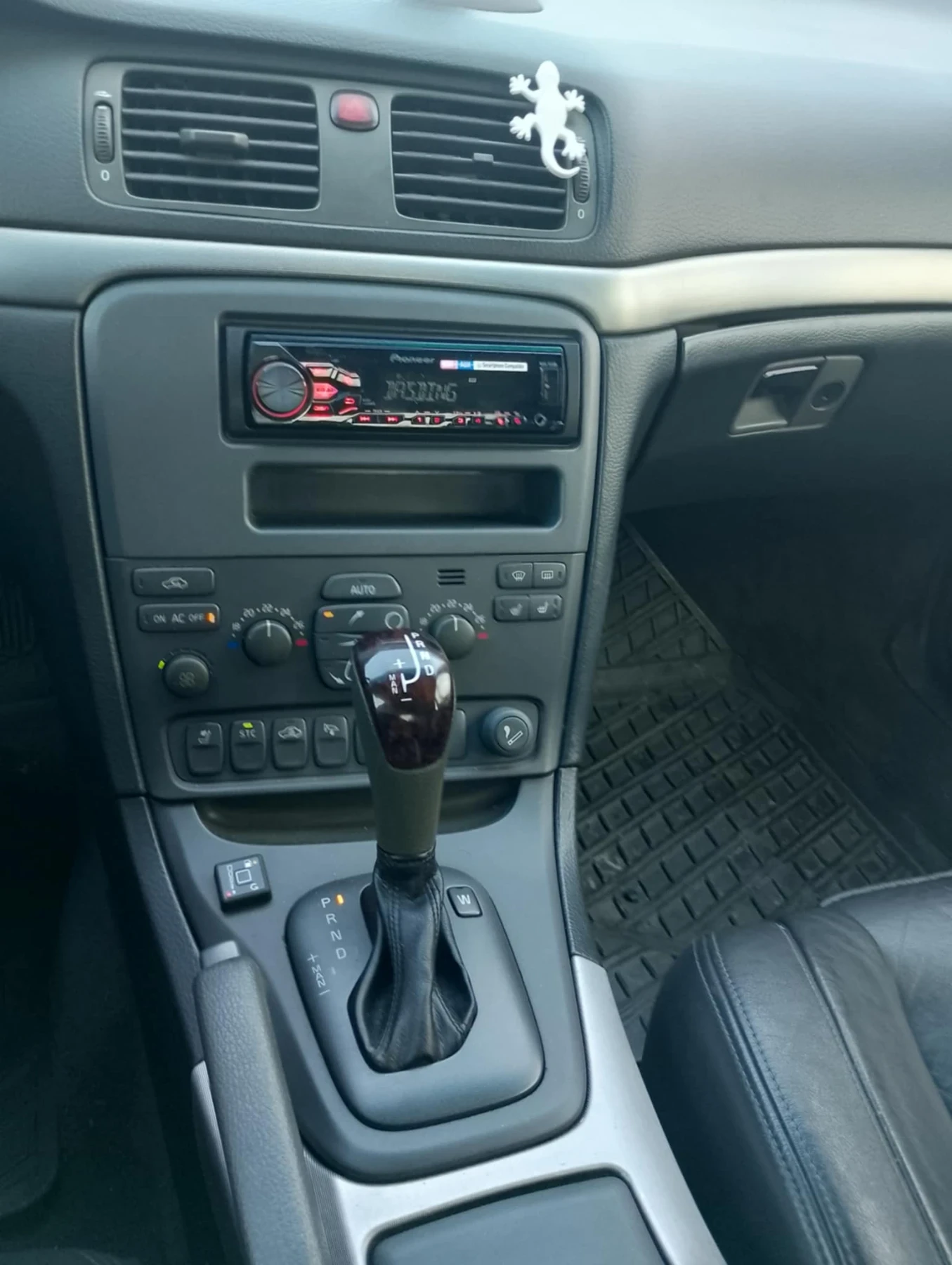 Volvo S80  - изображение 4