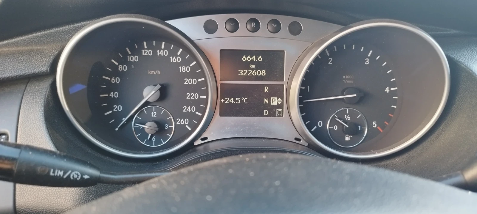 Mercedes-Benz R 320  - изображение 2