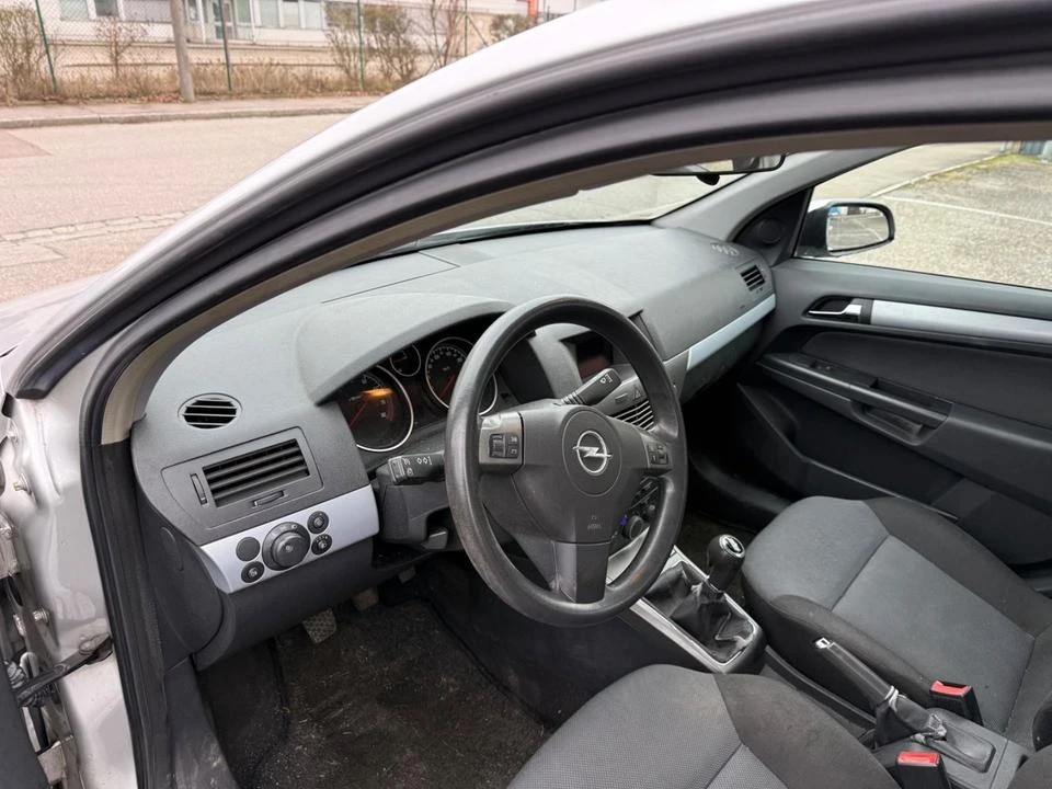 Opel Astra H Caravan Edition, снимка 4 - Автомобили и джипове - 53863926