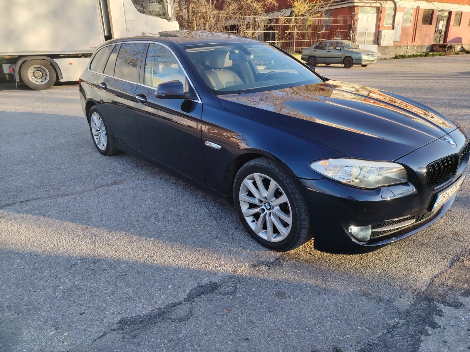 BMW 530 F11 X-drive, снимка 4 - Автомобили и джипове - 54150928