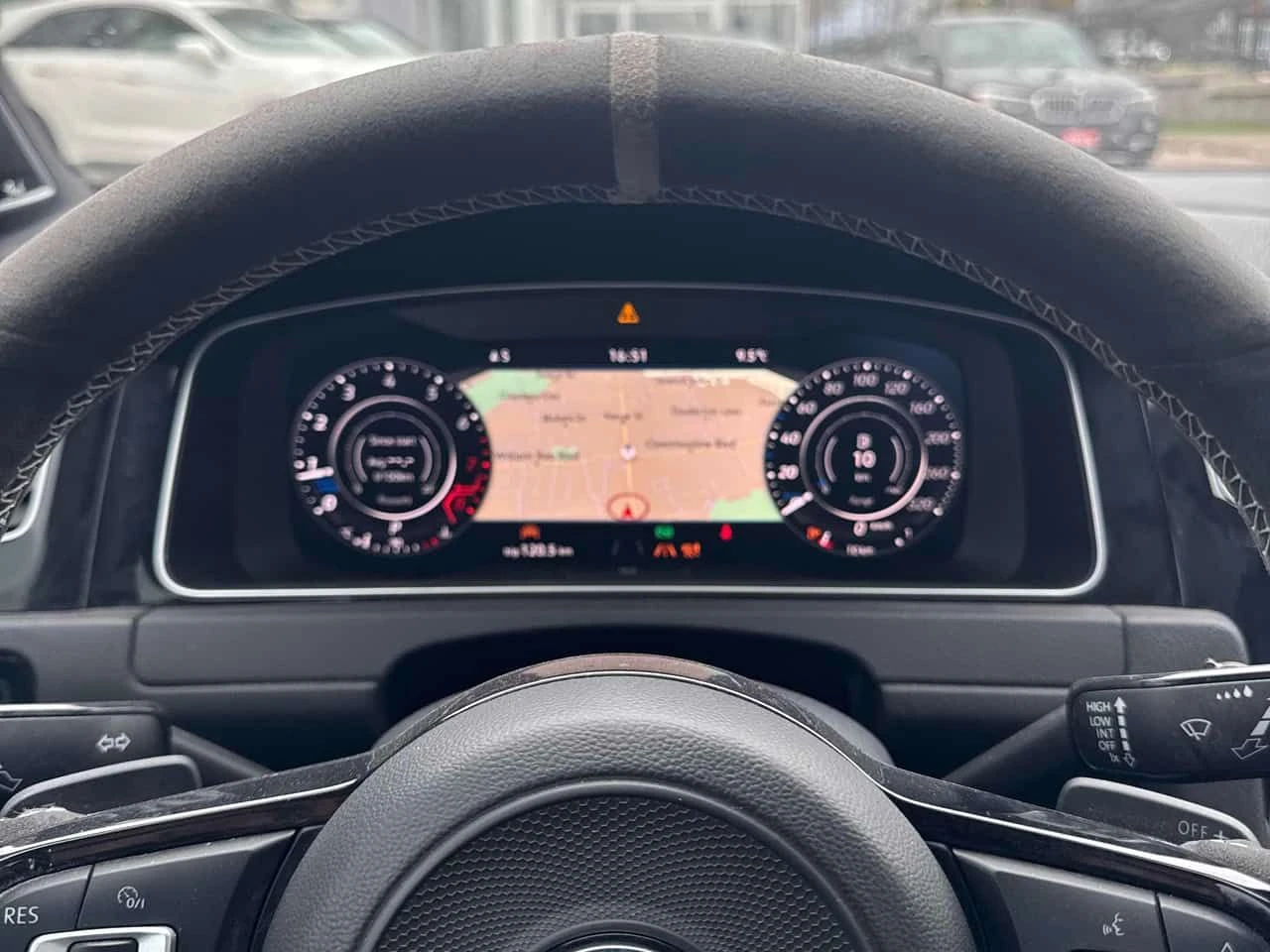 VW Golf R * DSG * CARFAX * KEYLESS * ПОДГРЕВИ * , снимка 8 - Автомобили и джипове - 54424066