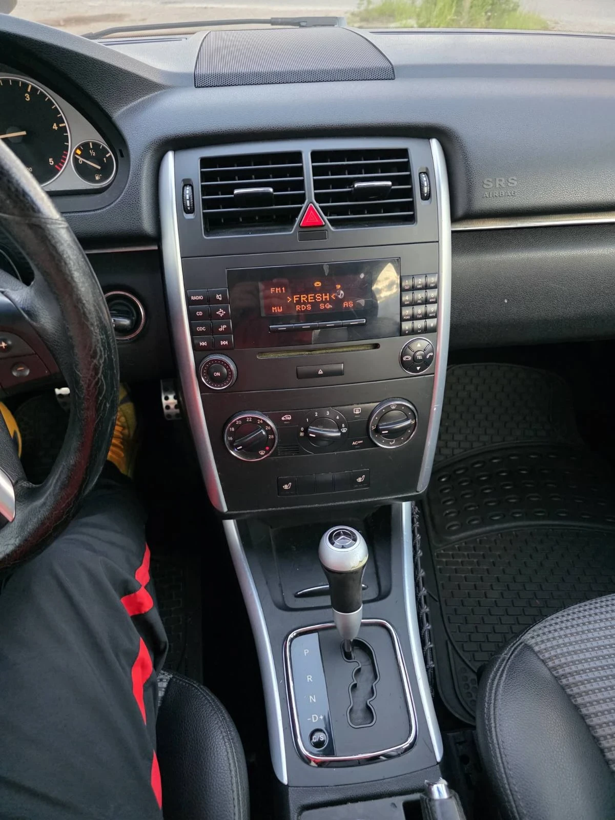Mercedes-Benz B 200 CDI, снимка 12 - Автомобили и джипове - 54444883