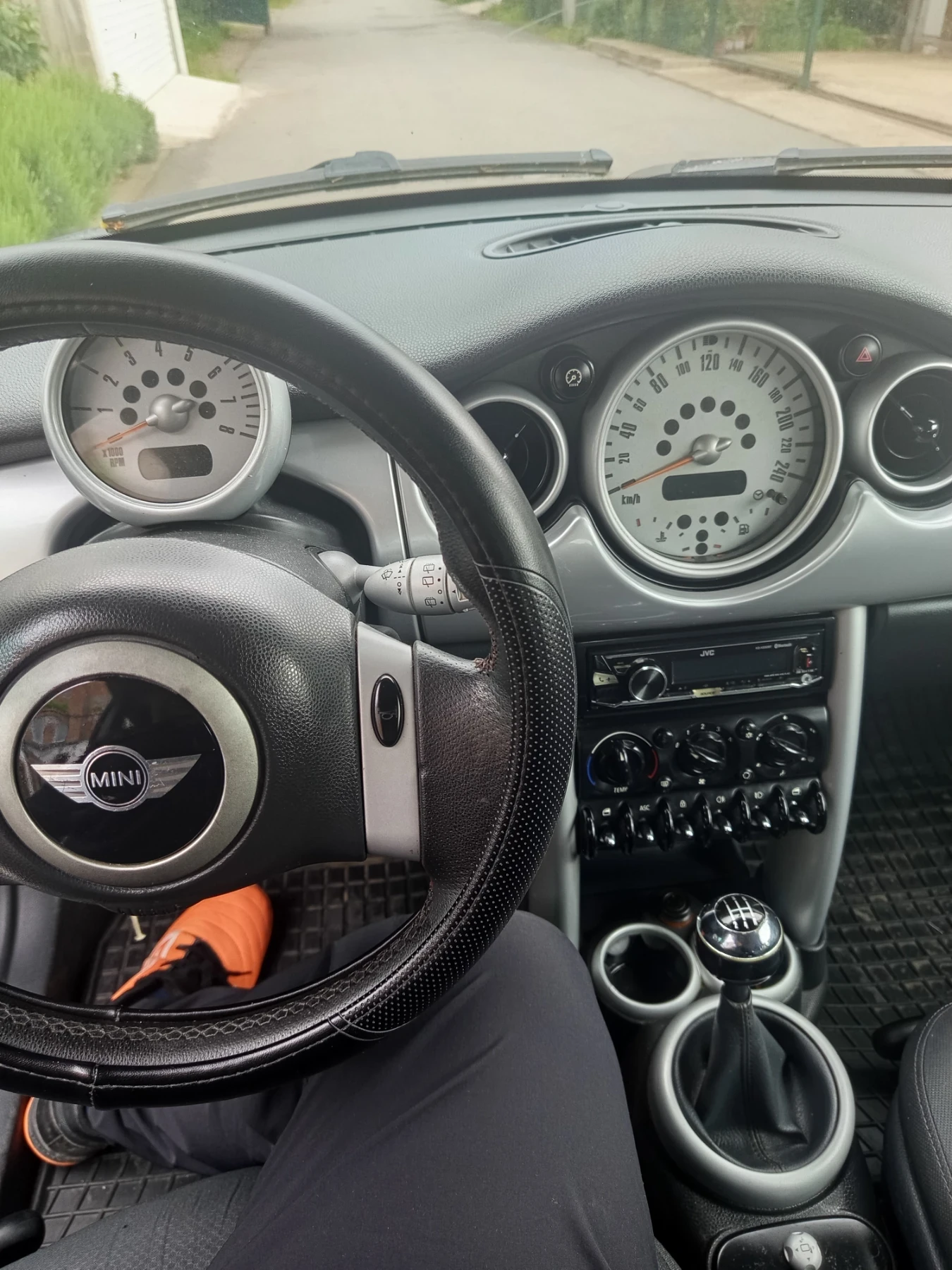 Mini Cooper 1.6 бензин, снимка 6 - Автомобили и джипове - 54543159
