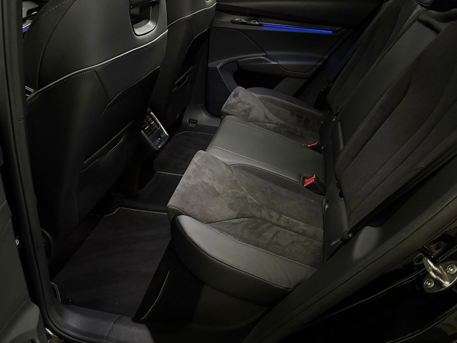Skoda Enyaq 60 Sportline, снимка 13 - Автомобили и джипове - 54639842