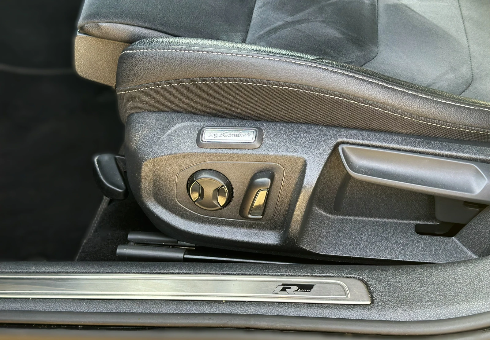 VW Arteon R-Line  2.0 TDI DSG - Top, снимка 17 - Автомобили и джипове - 54996367
