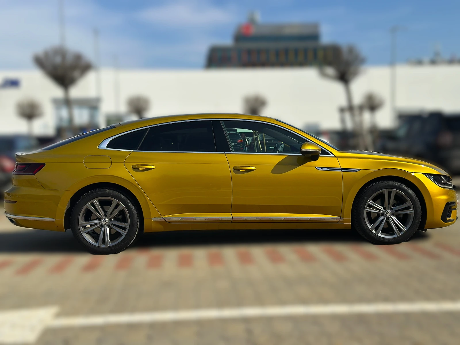 VW Arteon R-Line  2.0 TDI DSG - Top, снимка 3 - Автомобили и джипове - 54996367