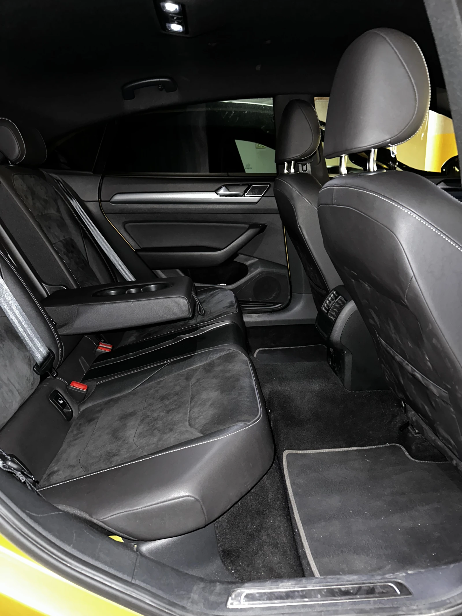 VW Arteon R-Line  2.0 TDI DSG - Top, снимка 10 - Автомобили и джипове - 54996367