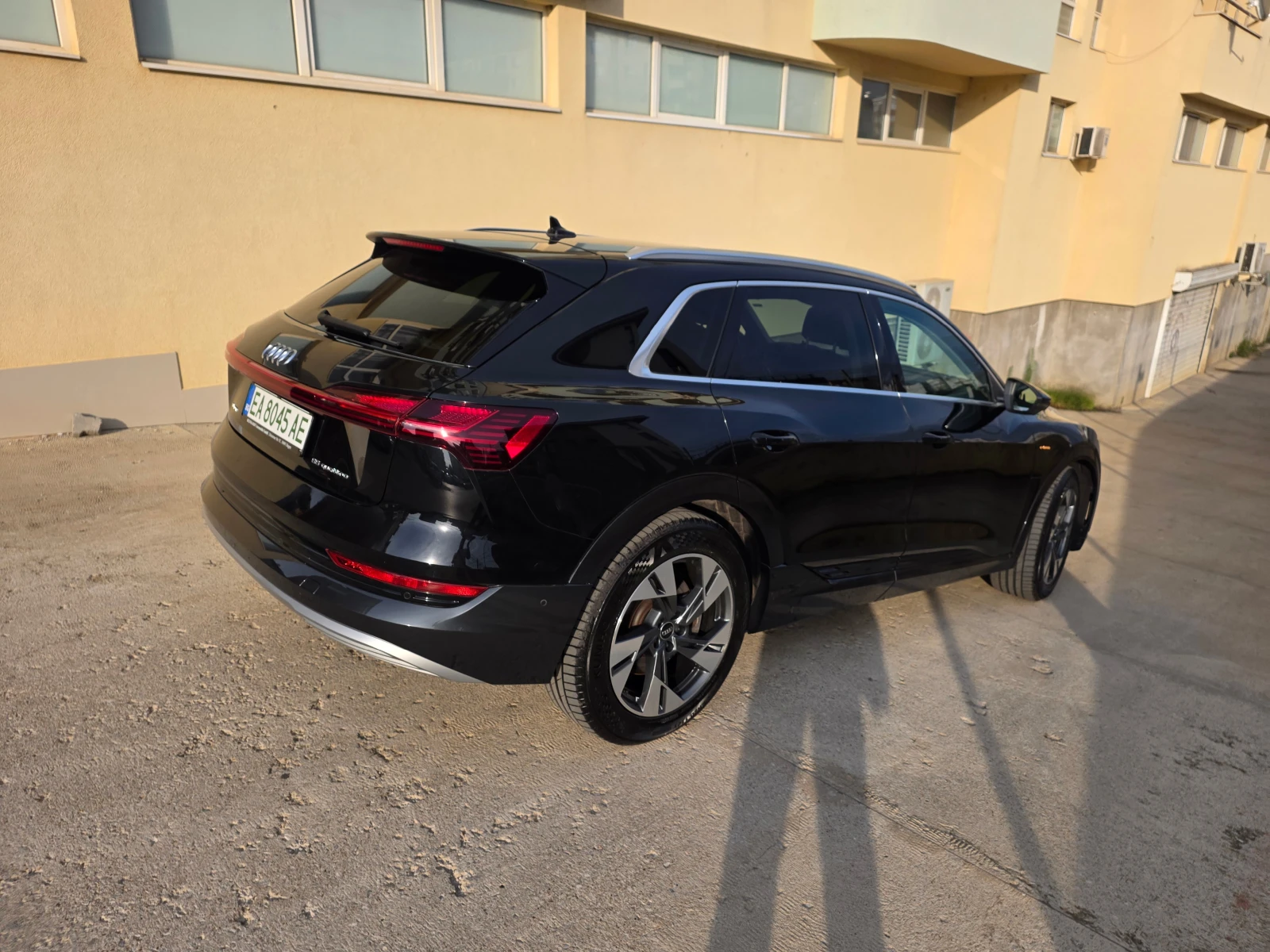 Audi E-Tron Audi e-tron 55 Q ADVANCED MTRX/ACC/HuD/PANO/360/NA | Mobile.bg � ����������� 8