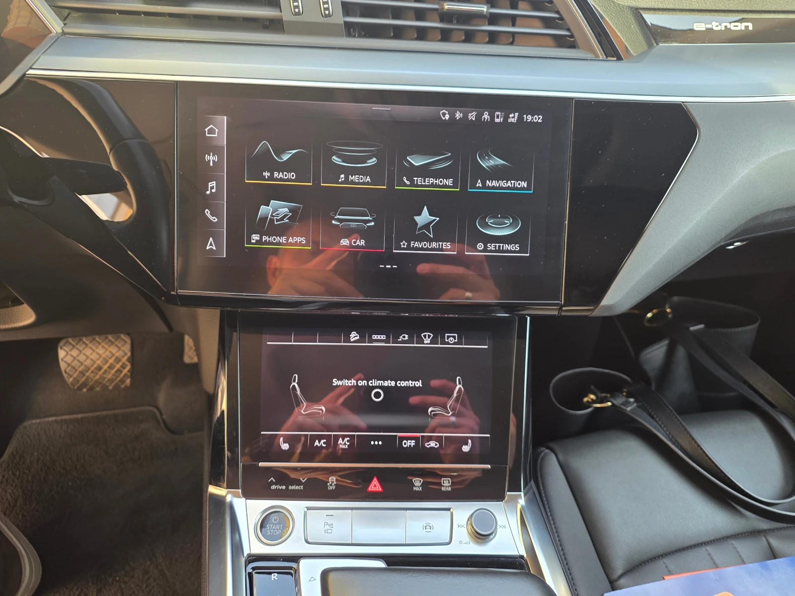 Audi E-Tron Audi e-tron 55 Q ADVANCED MTRX/ACC/HuD/PANO/360/NA | Mobile.bg � ����������� 12