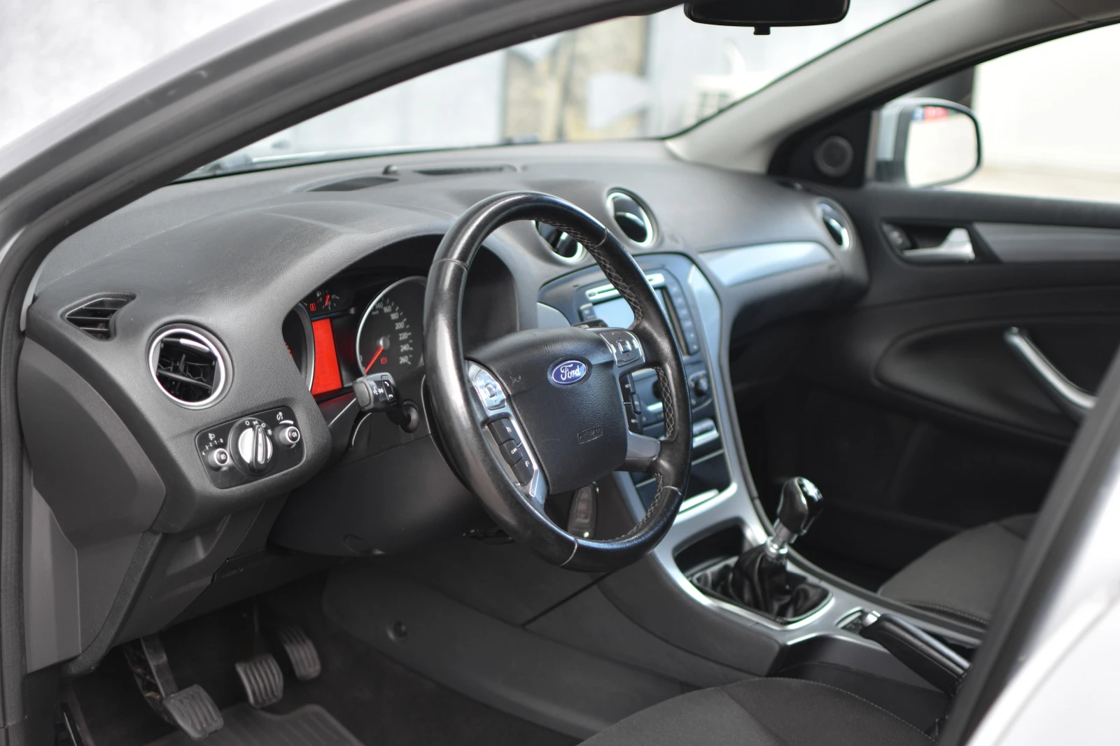 Ford Mondeo 2.0 TDCI, снимка 8 - Автомобили и джипове - 55234068