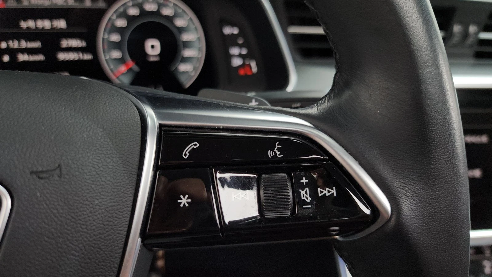 Audi A6 45 TFSI* ЛЮК* HUD* 360* KEYLESS* КРАЙНА ЦЕНА, снимка 16 - Автомобили и джипове - 55336592