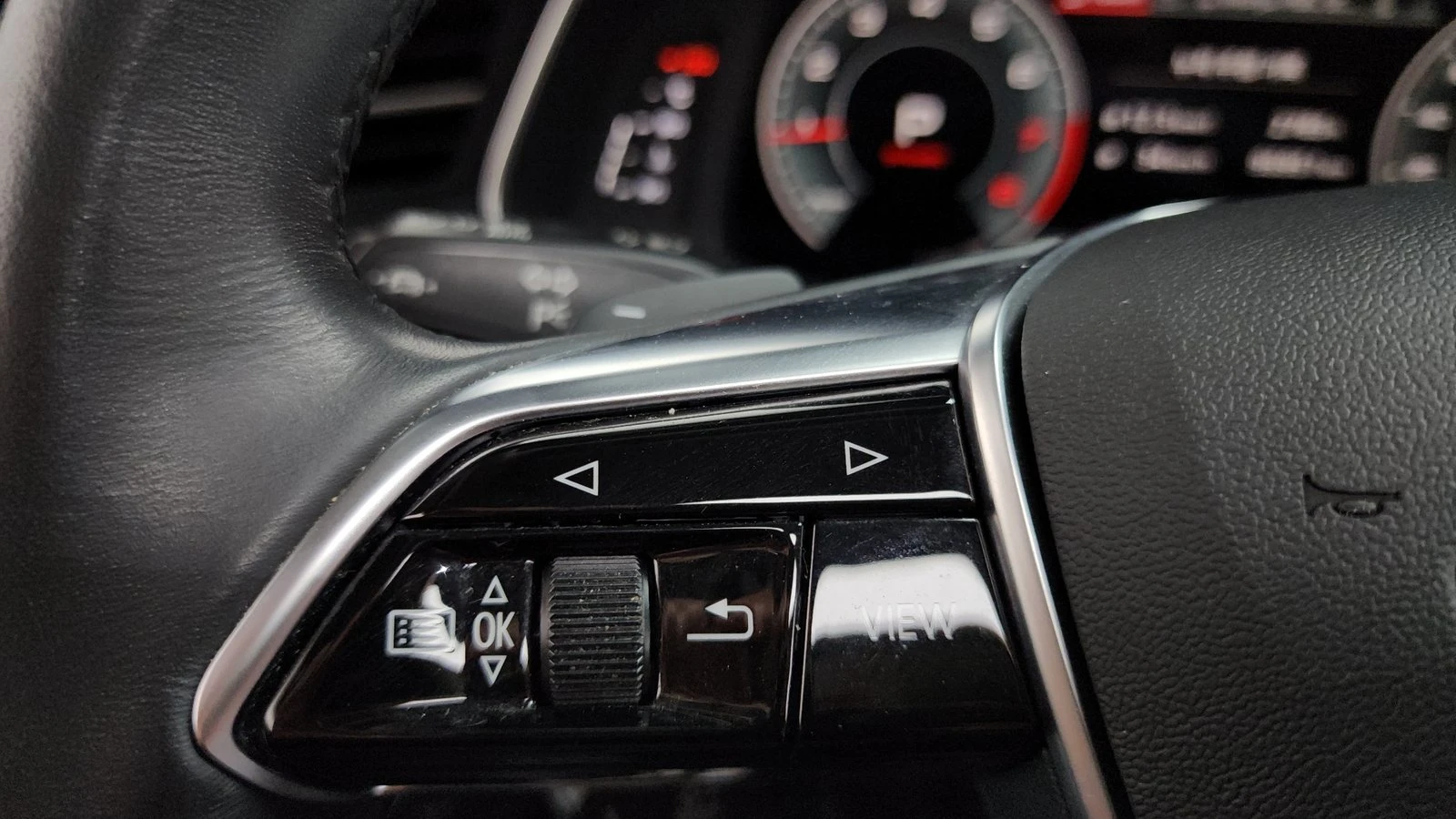Audi A6 45 TFSI* ЛЮК* HUD* 360* KEYLESS* КРАЙНА ЦЕНА, снимка 17 - Автомобили и джипове - 55336592