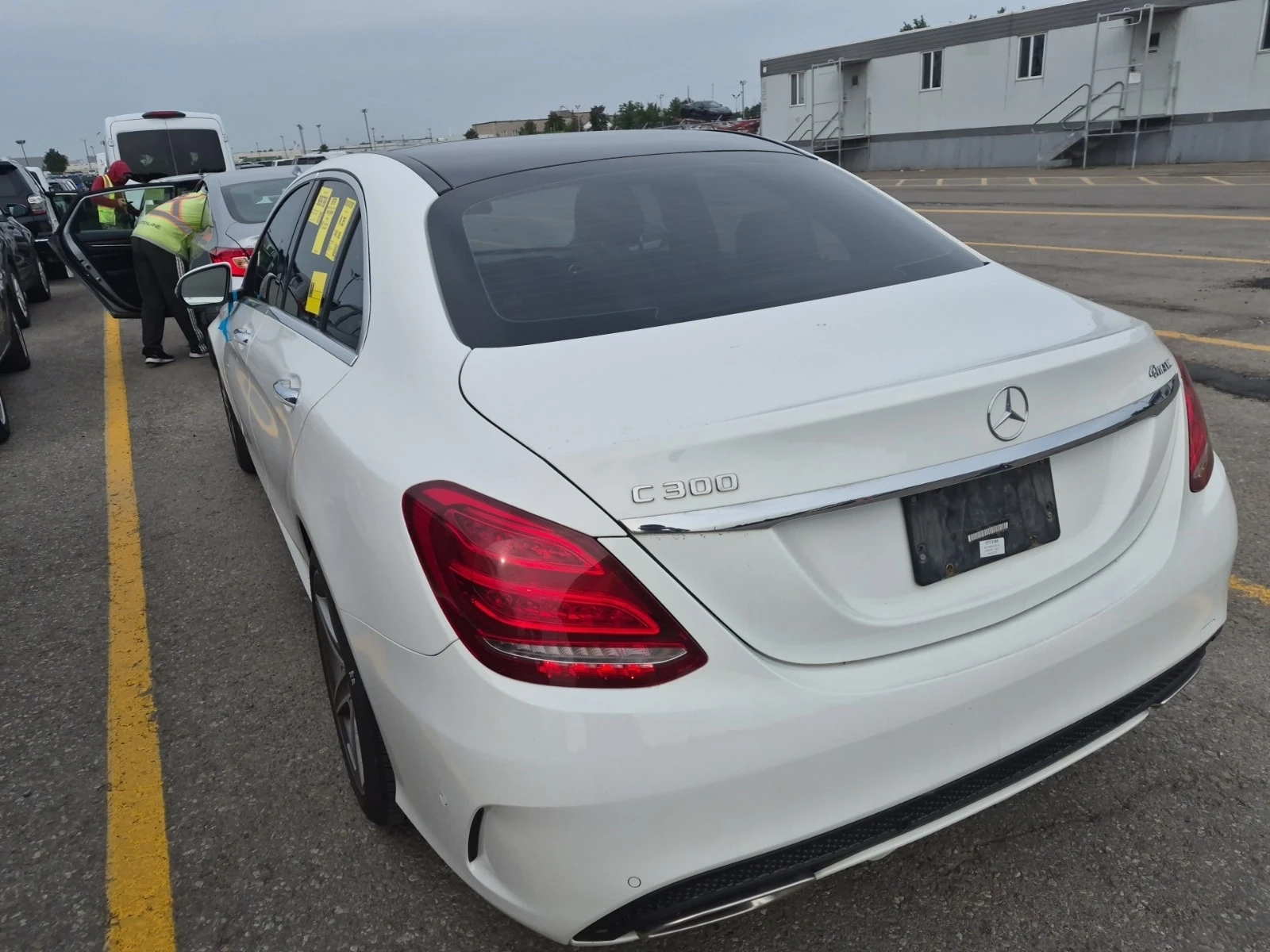 Mercedes-Benz C 300 АМГ ПАКЕТ/CARFAX/ПОДГРЕВ/ПАНОРАМА/2 КЛЮЧА, снимка 4 - Автомобили и джипове - 55799265
