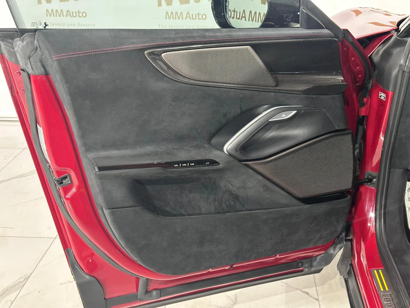 Ferrari Purosangue V12* Carbon* Pano* Ventilation* Display, снимка 6 - Автомобили и джипове - 55952536