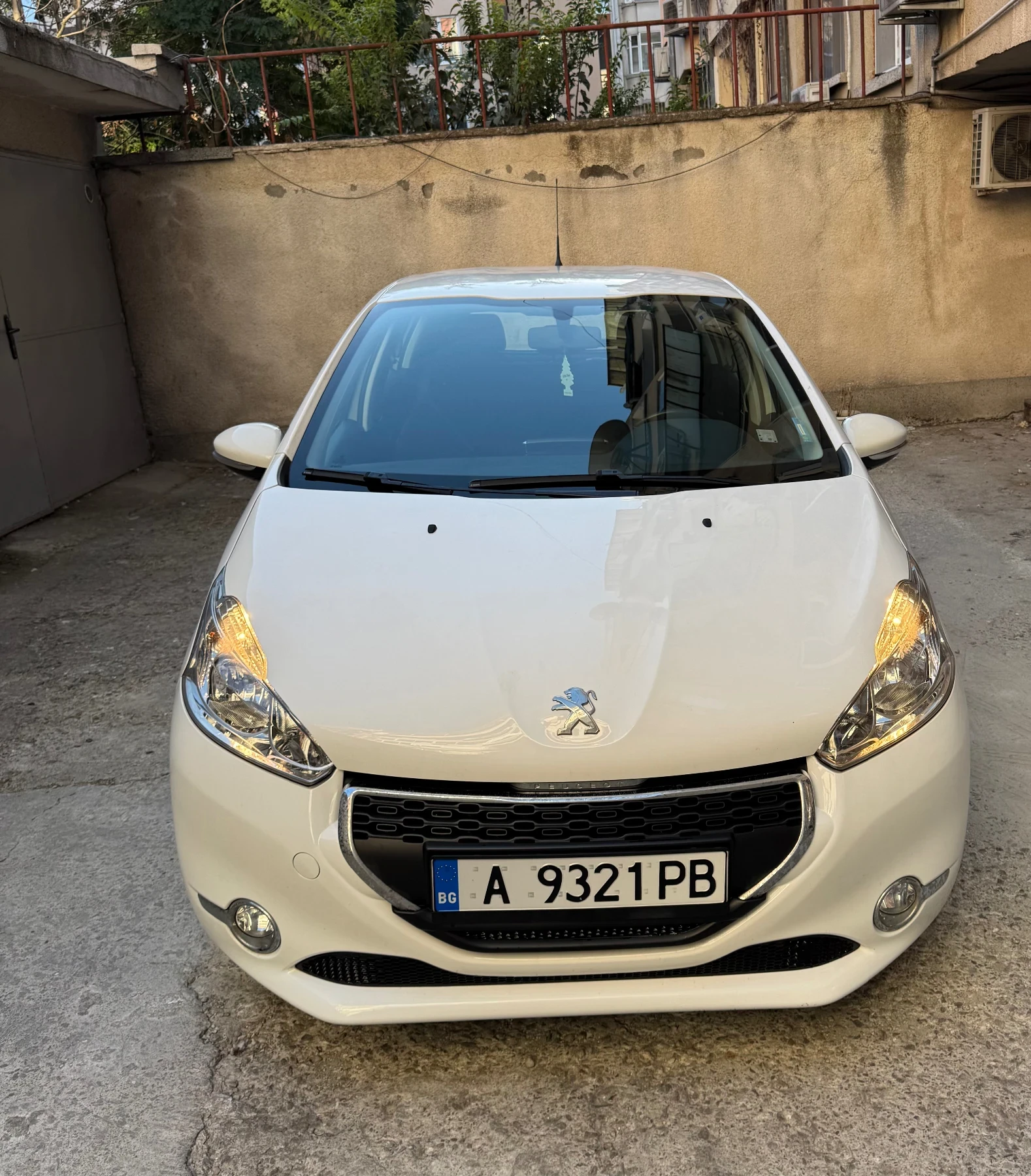 Peugeot 208 1, 4d, снимка 2 - Автомобили и джипове - 56054818