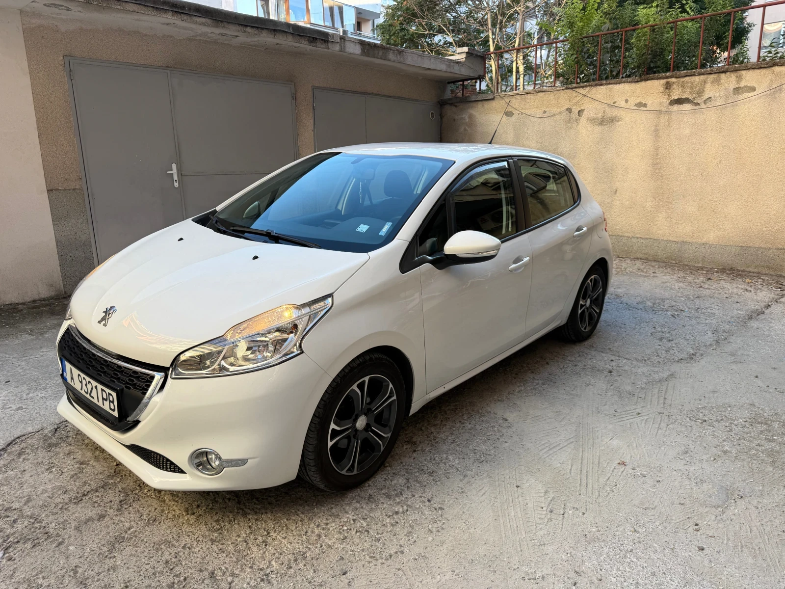 Peugeot 208 1, 4d, снимка 3 - Автомобили и джипове - 56054818