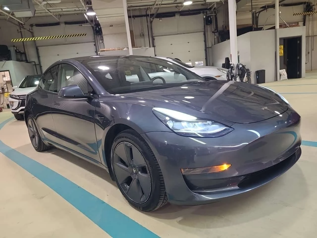 Tesla Model 3 * RWD * CARFAX * ����� �� ����������� | Mobile.bg � ����������� 9