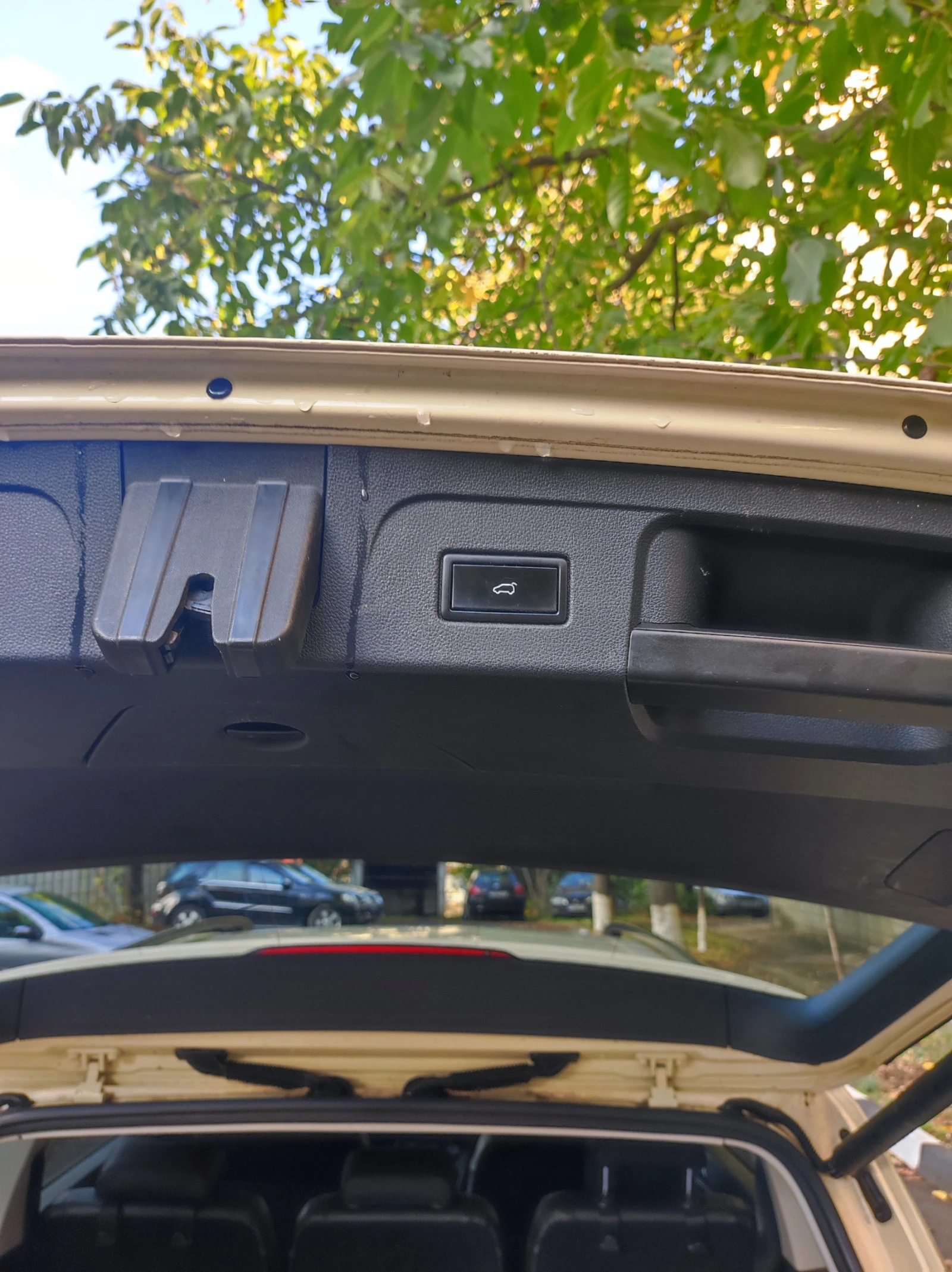VW Touran, снимка 7 - Автомобили и джипове - 56615301
