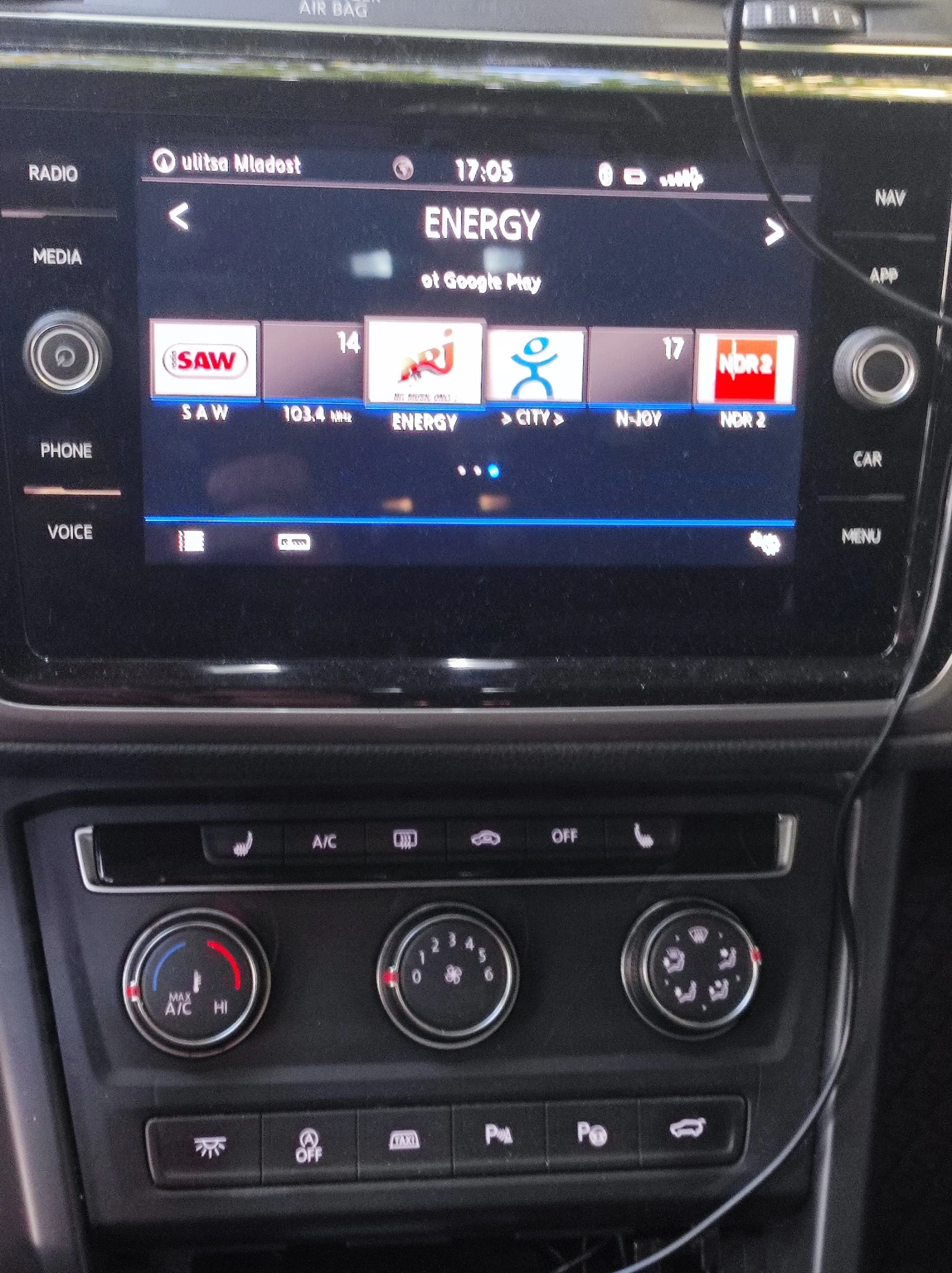 VW Touran, снимка 12 - Автомобили и джипове - 56615301