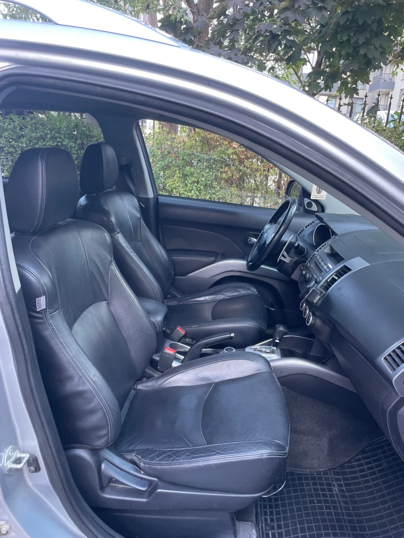 Mitsubishi Outlander, снимка 5 - Автомобили и джипове - 52515243