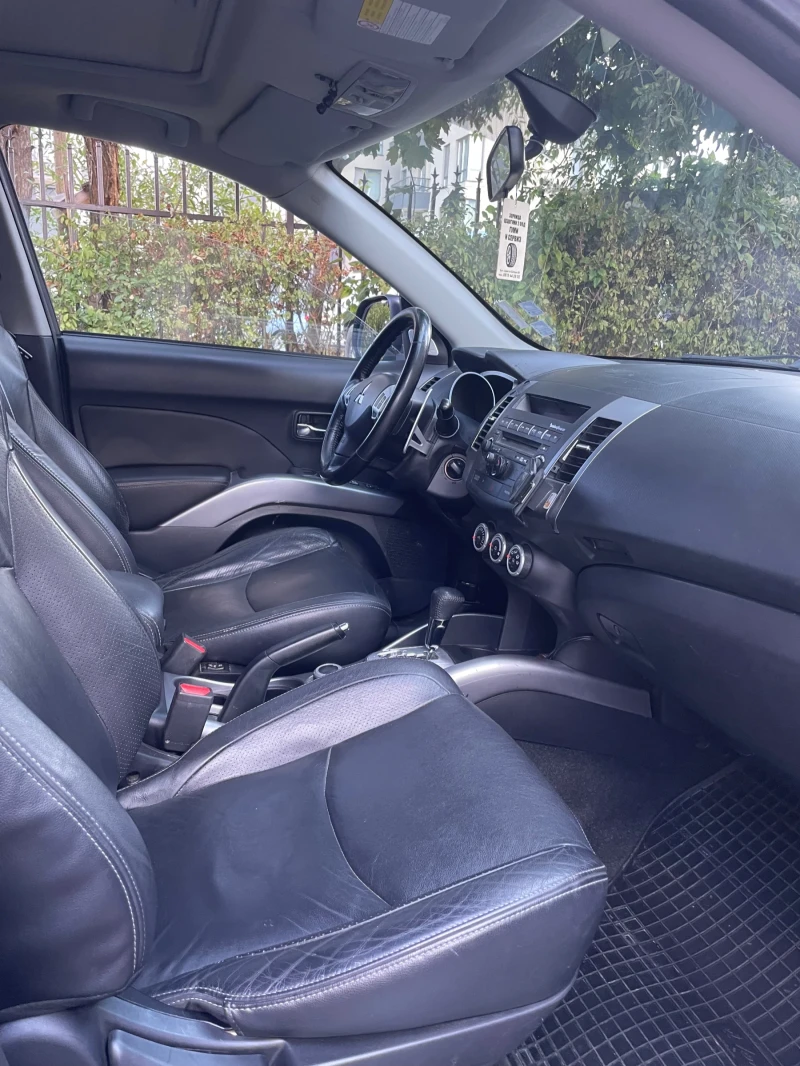 Mitsubishi Outlander, снимка 2 - Автомобили и джипове - 52515243