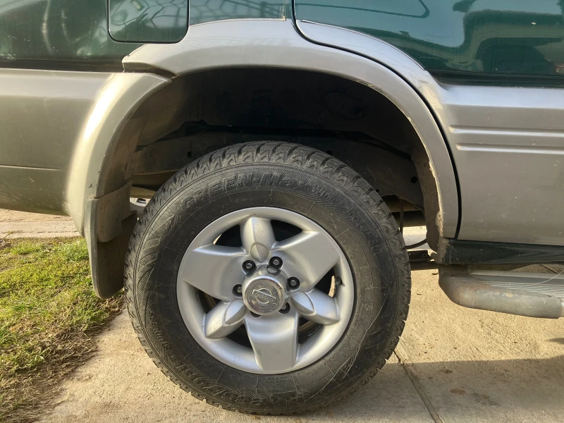 Nissan Terrano, снимка 4 - Автомобили и джипове - 52432161