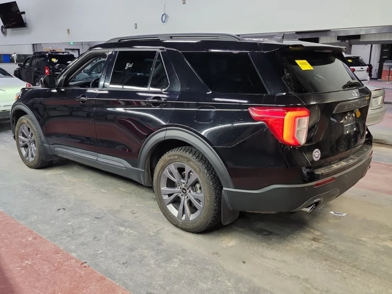 Ford Explorer 2022 XLT 4WD * БЕЗ ПЪРВОНАЧАЛНА ВНОСКА* , снимка 3 - Автомобили и джипове - 52813532