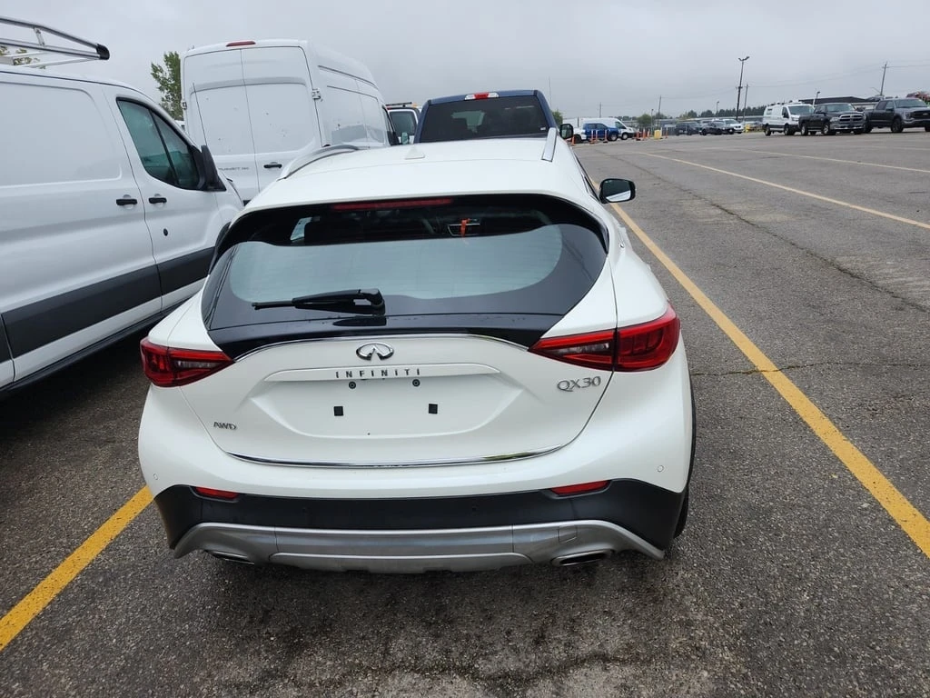 Infiniti QX30 * AWD 4DR * CARFAX *  - изображение 6