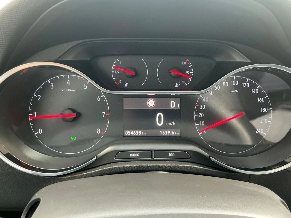 Opel Crossland X 1.5 120HP EAT E6 - изображение 10