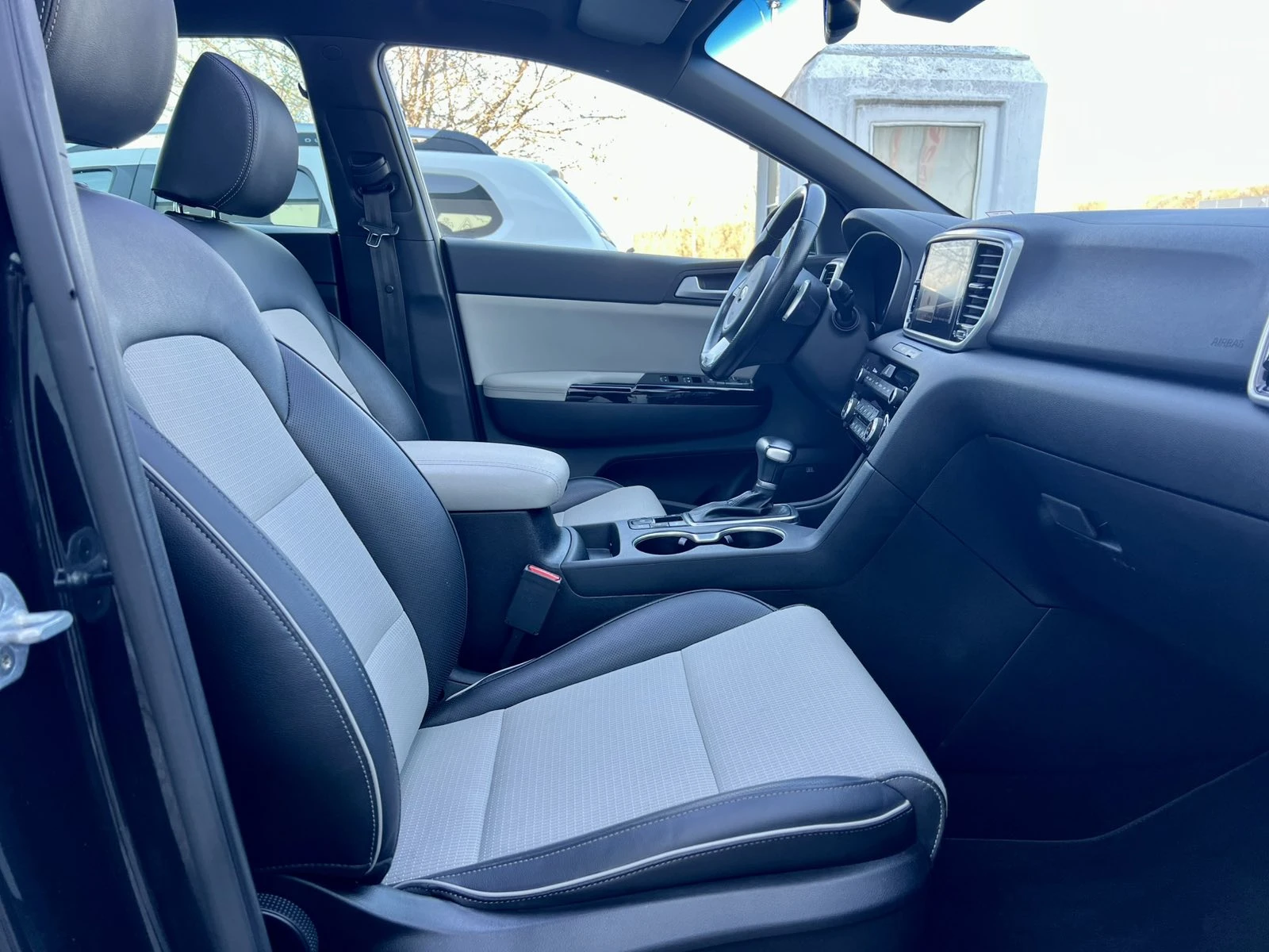 Kia Sportage 2.0 CRDi / 185 к.с. / DCT-8 / AWD/GT LINE, снимка 11 - Автомобили и джипове - 54112152