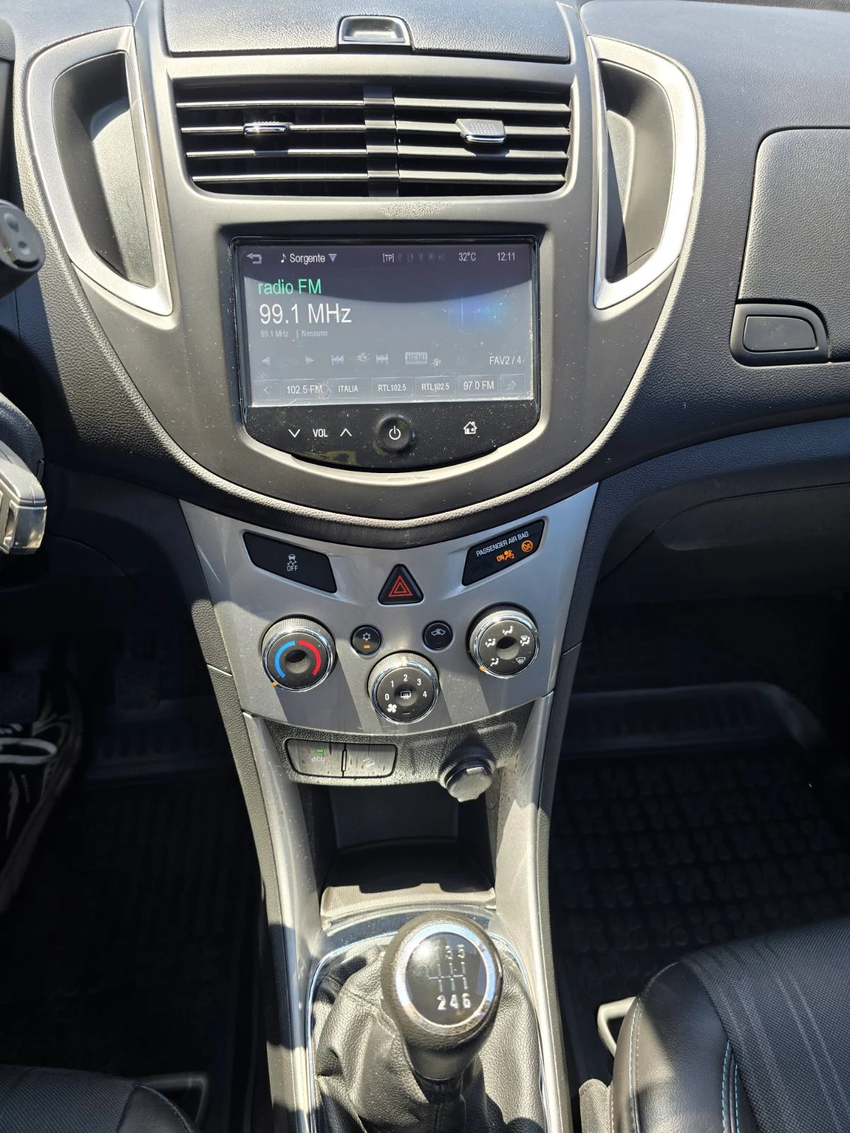 Chevrolet Trax 1.4i КОЖА КЛИМАТРОНИК, снимка 11 - Автомобили и джипове - 55051402