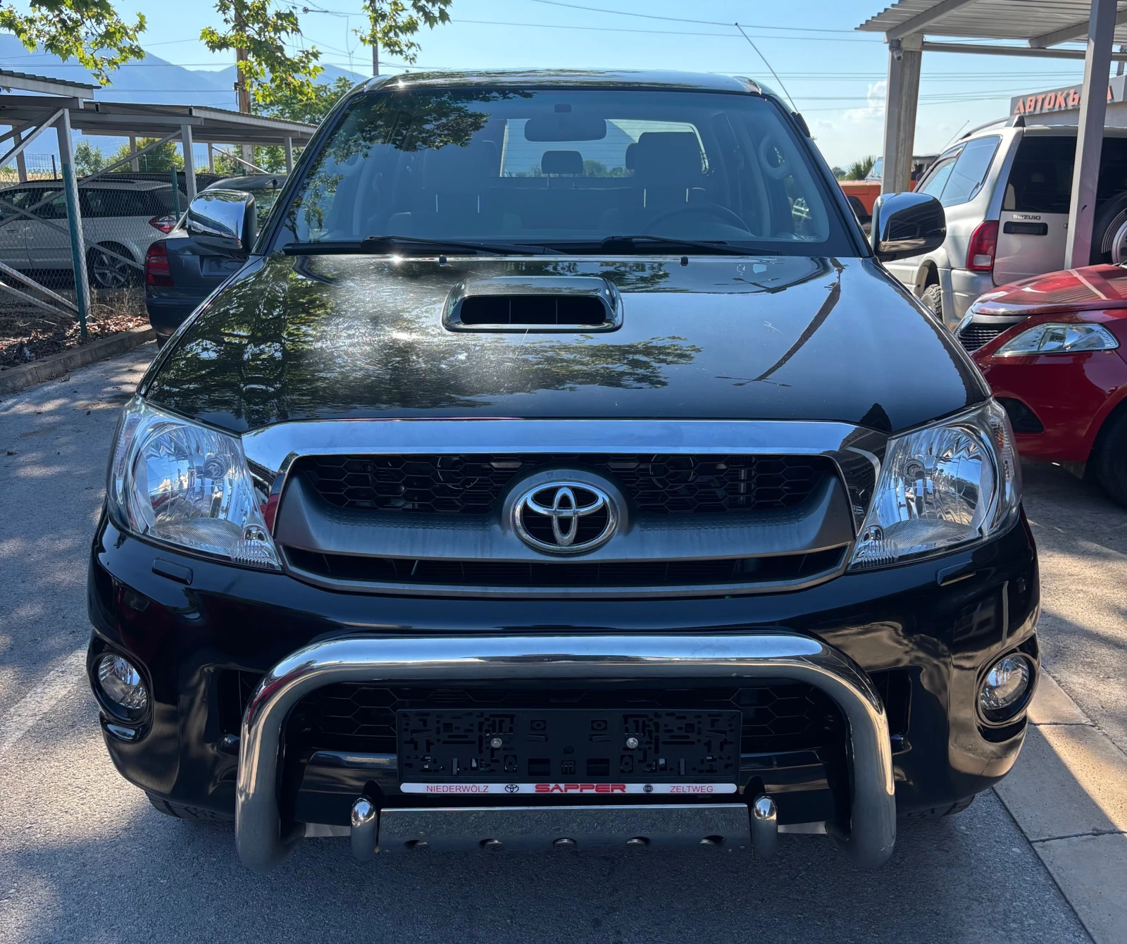 Toyota Hilux 2.5 D-4D, снимка 3 - Автомобили и джипове - 55054603