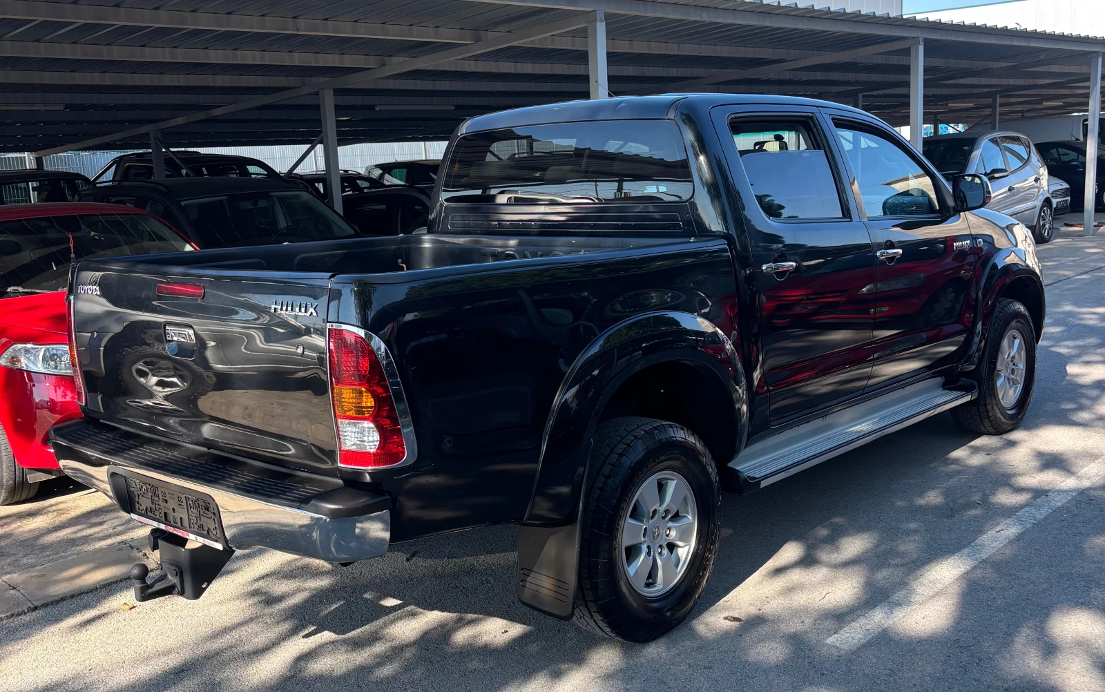 Toyota Hilux 2.5 D-4D, снимка 4 - Автомобили и джипове - 55054603