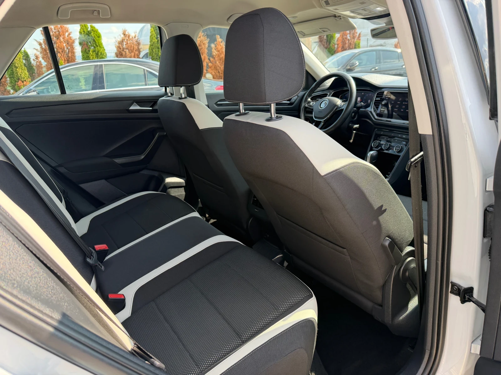 VW T-Roc 2.0-4х4-ТОП!!!, снимка 11 - Автомобили и джипове - 55177212