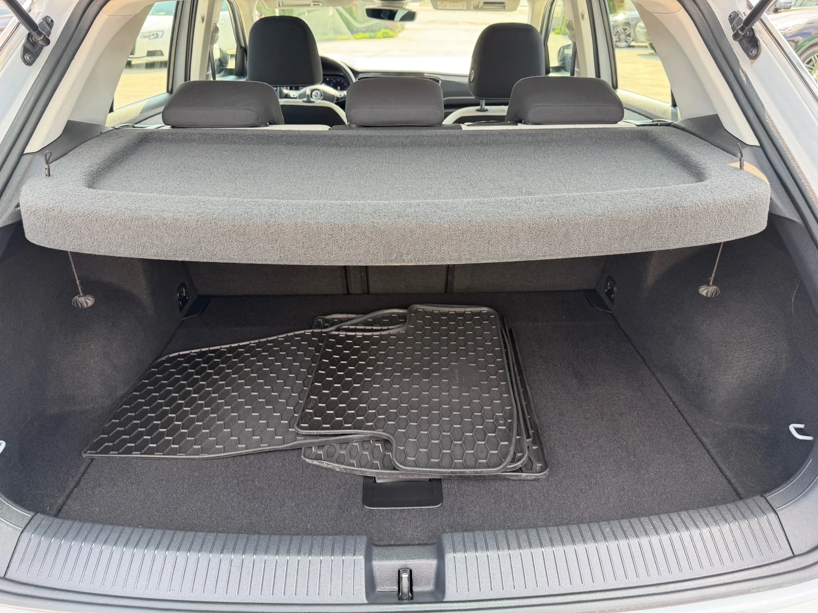 VW T-Roc 2.0-4х4-ТОП!!!, снимка 9 - Автомобили и джипове - 55177212