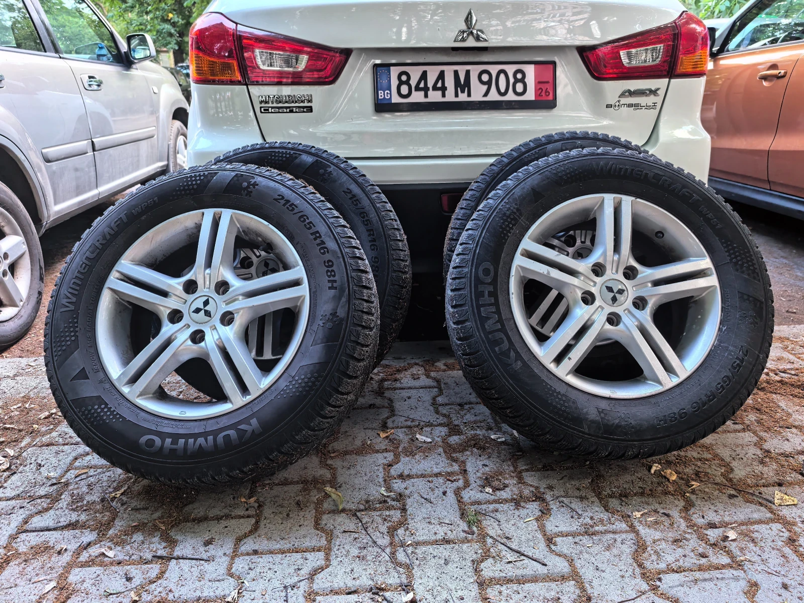 Mitsubishi ASX 1.6 бензин - ТОП състояние + 4 зимни гуми с джанти, снимка 16 - Автомобили и джипове - 55180403