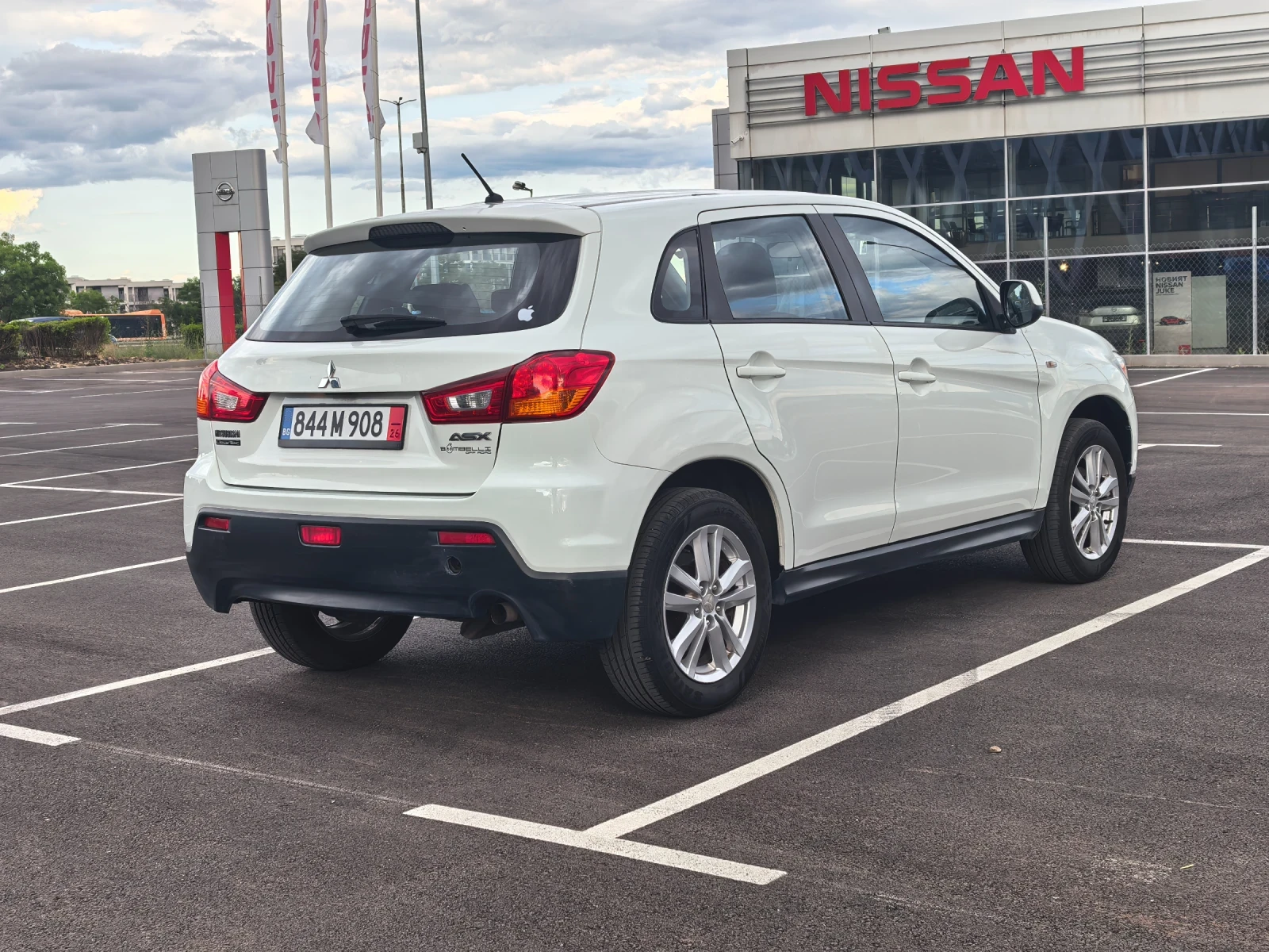 Mitsubishi ASX 1.6 бензин - ТОП състояние + 4 зимни гуми с джанти, снимка 6 - Автомобили и джипове - 55180403