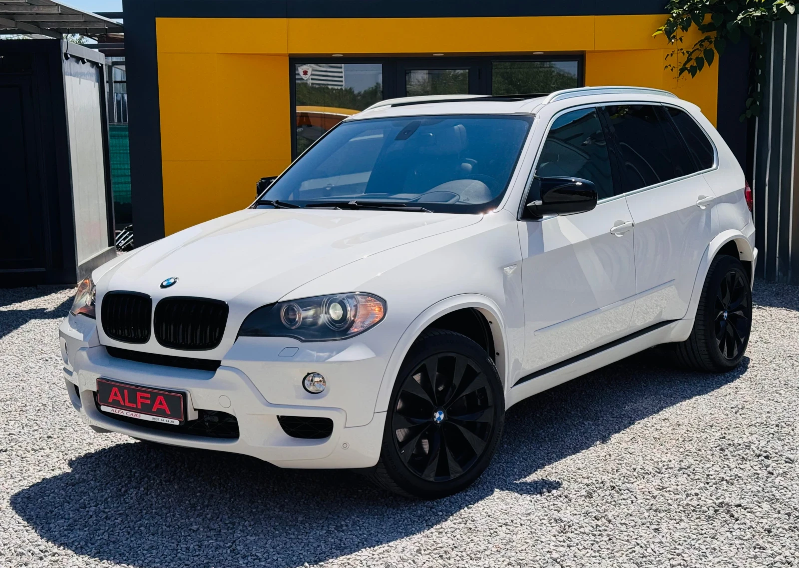 BMW X5 3.0sd/M-PAKET/ВС.ЕКСТРИ/ВАКУУМ/DVD/HUD/КАМЕРА/ТОП/, снимка 3 - Автомобили и джипове - 55543058