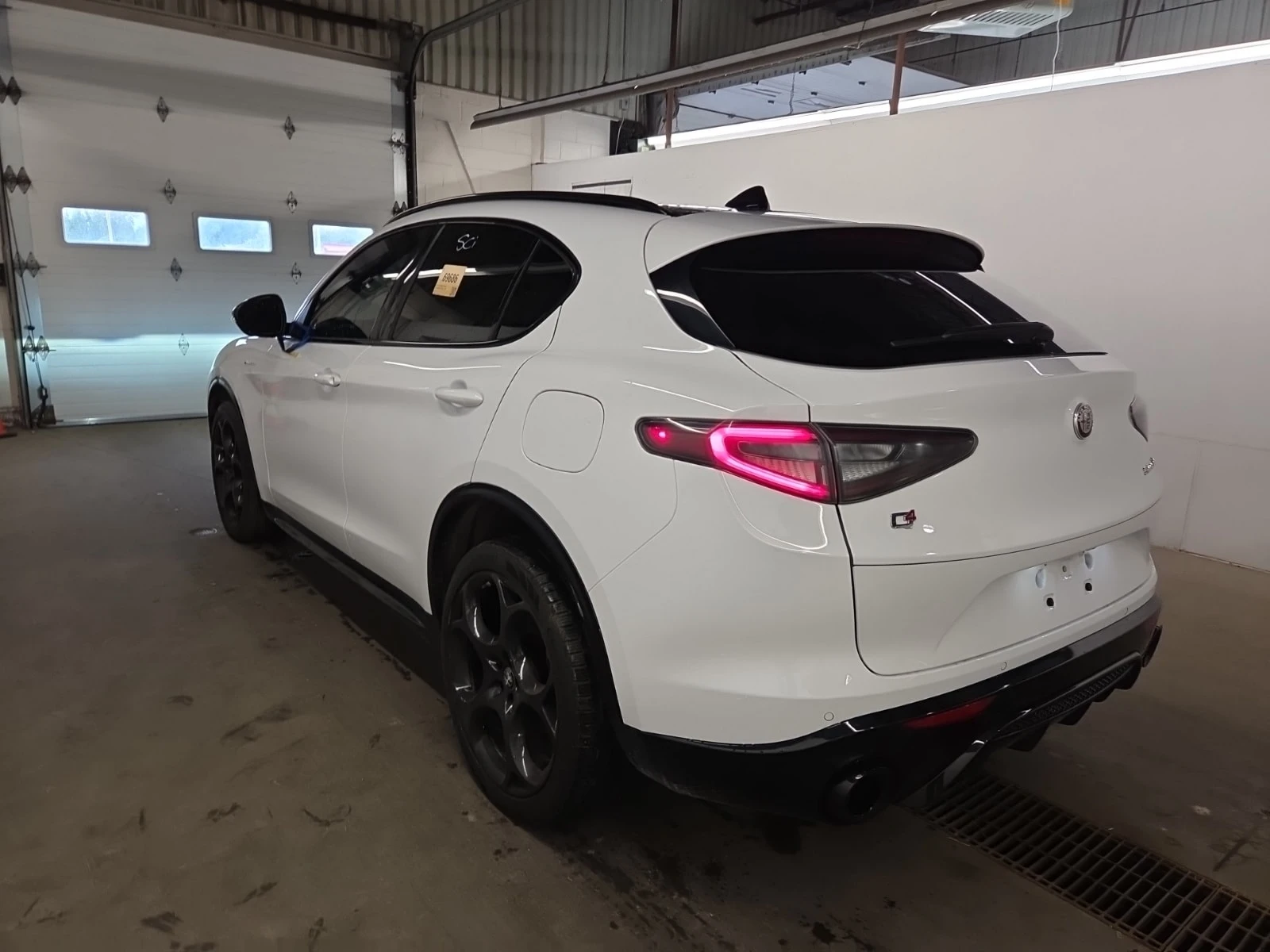 Alfa Romeo Stelvio  VELOCE / CARFAX / DISTRONIC / 2 КЛЮЧА , снимка 4 - Автомобили и джипове - 56103278