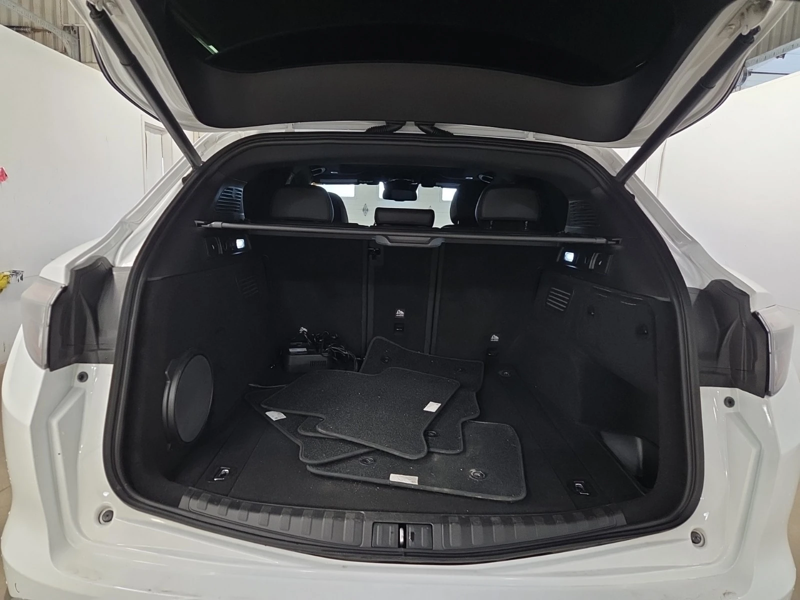 Alfa Romeo Stelvio  VELOCE / CARFAX / DISTRONIC / 2 КЛЮЧА , снимка 14 - Автомобили и джипове - 56103278