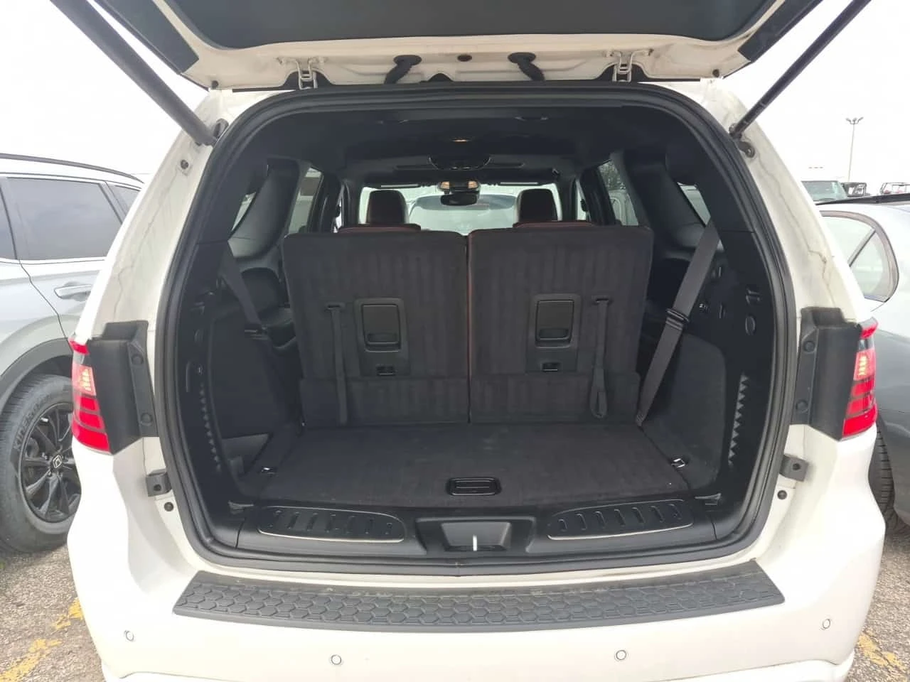 Dodge Durango * Awd R/t Plus * ПОДГРЕВ * ОБДУХВАНЕ * , снимка 15 - Автомобили и джипове - 56310220