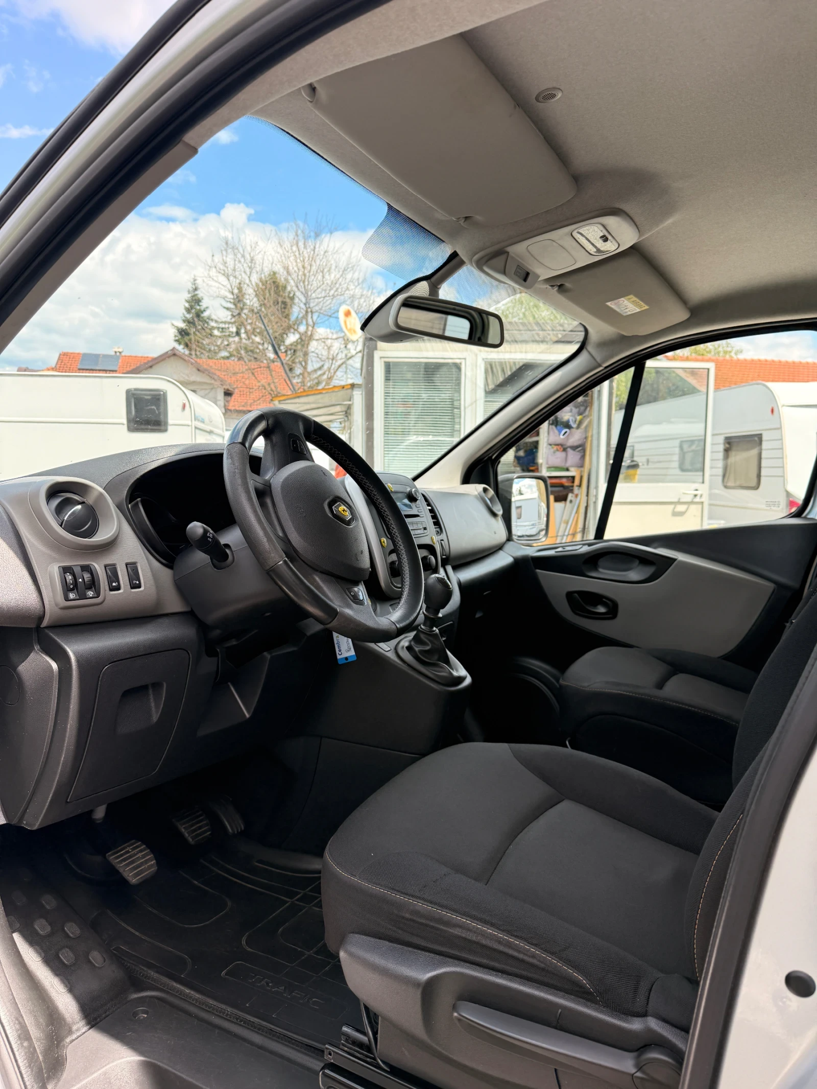 Renault Trafic, снимка 9 - Бусове и автобуси - 54347512