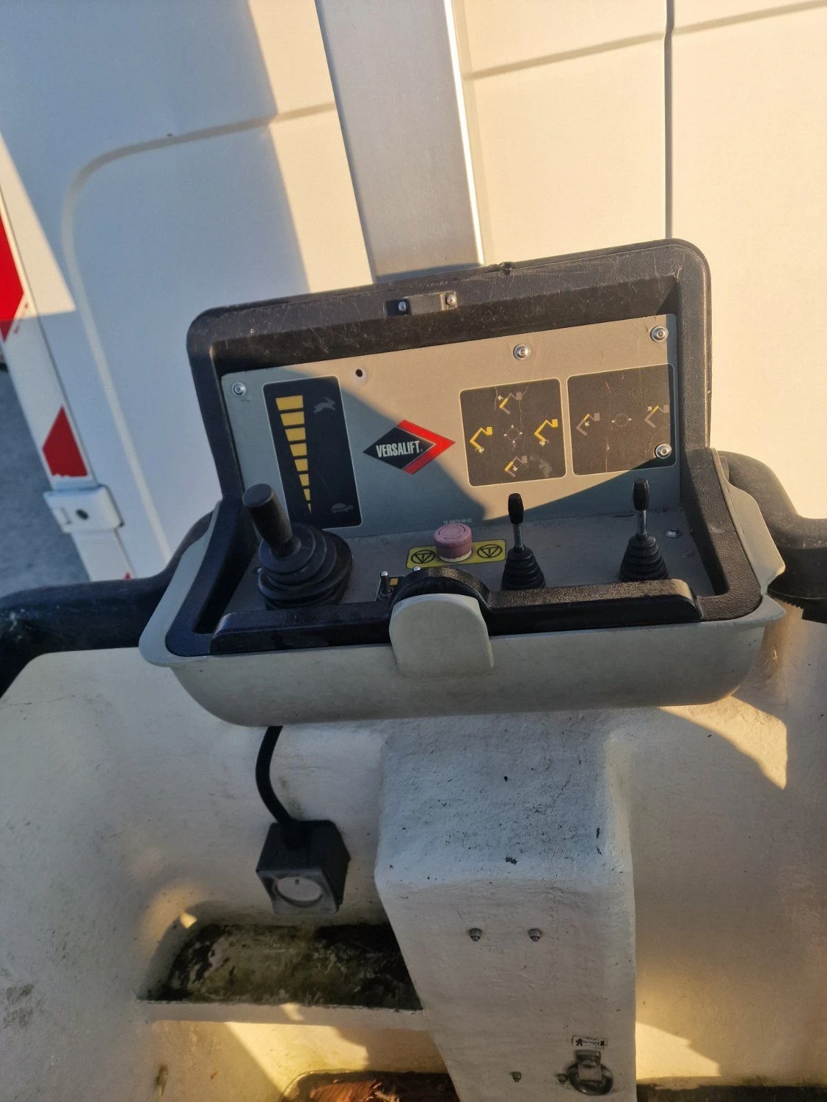 Renault Master автовишка, снимка 5 - Бусове и автобуси - 56331732